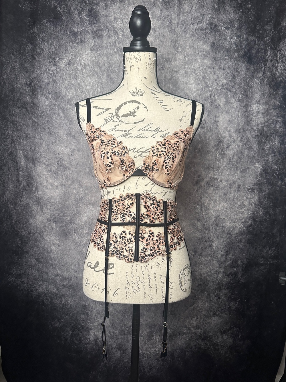 Victoria's Secret Beige Leopard Lace Bra & Garter Belt Set